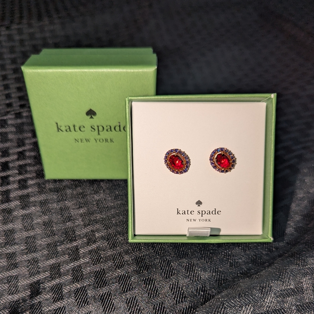 Gold Kate Spade Victoria Earrings.